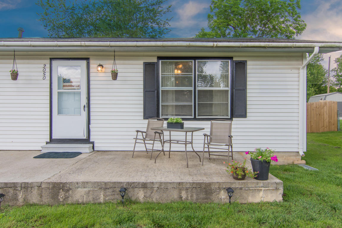 2050 South Vale Avenue, Springfield, MO 65807