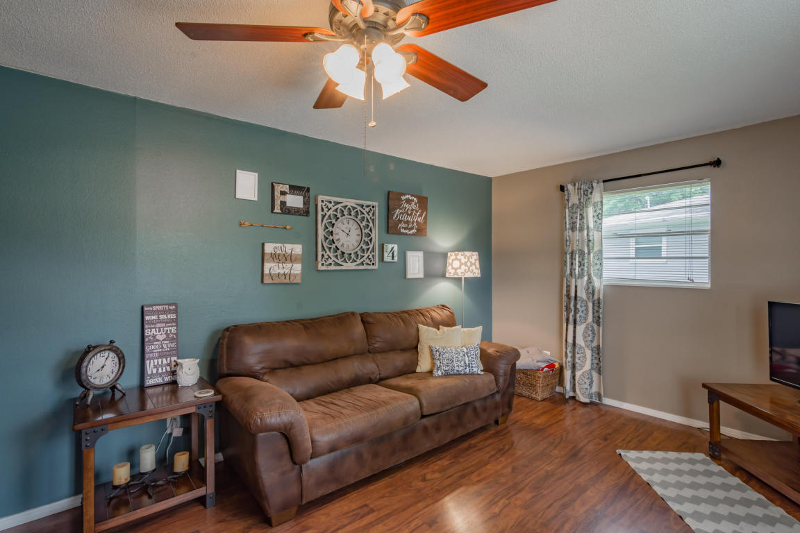 2050 South Vale Avenue, Springfield, MO 65807