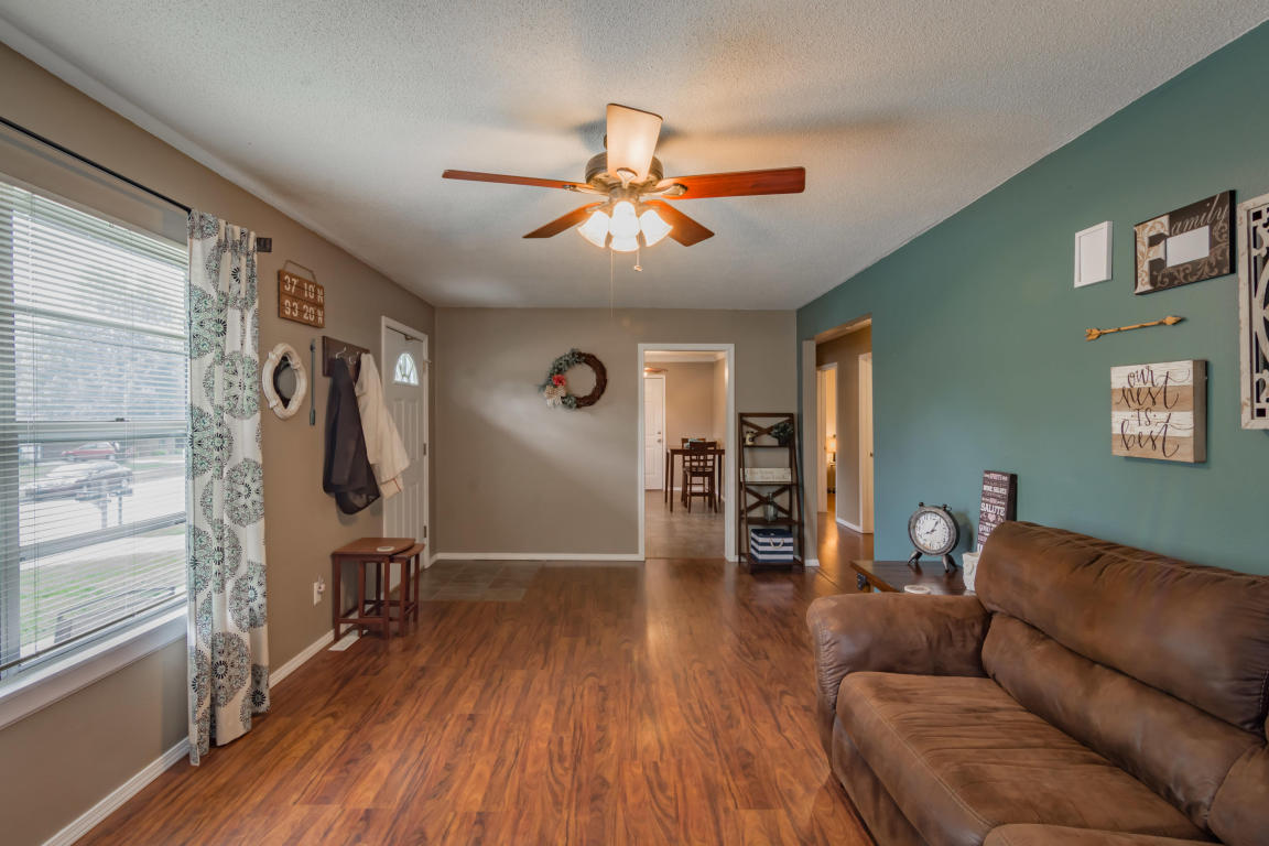 2050 South Vale Avenue, Springfield, MO 65807