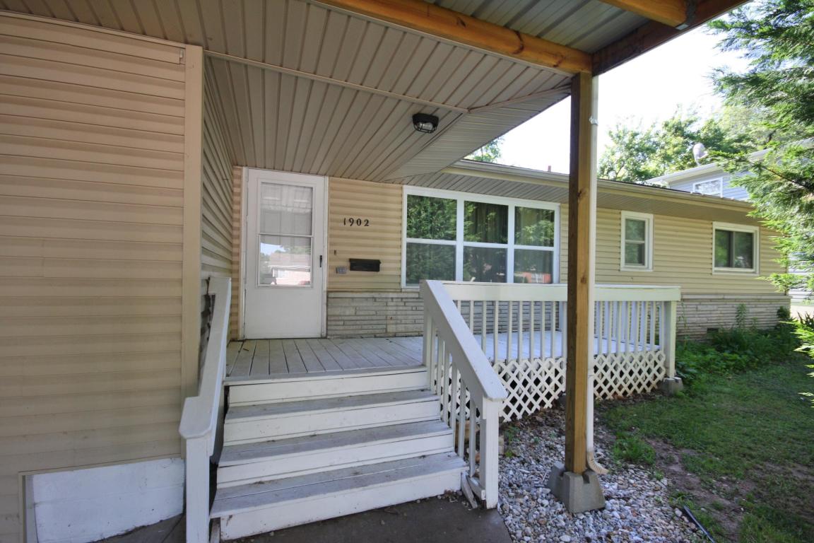1902 South Weaver Avenue, Springfield, MO 65807