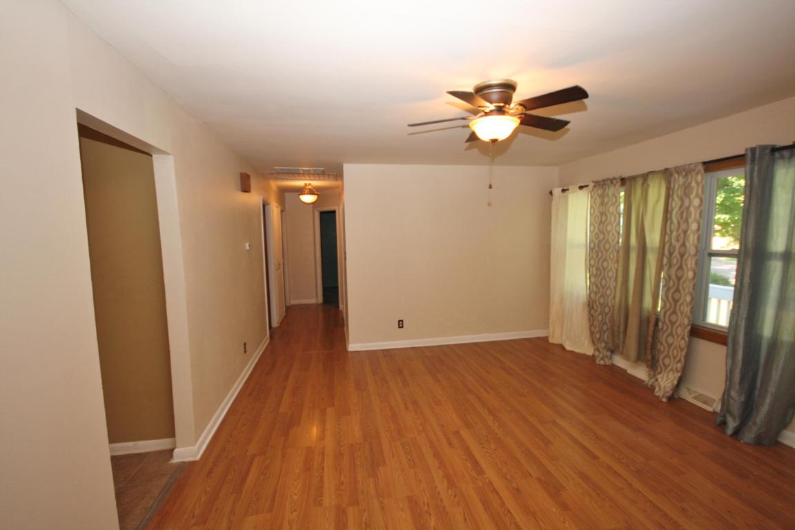 1902 South Weaver Avenue, Springfield, MO 65807