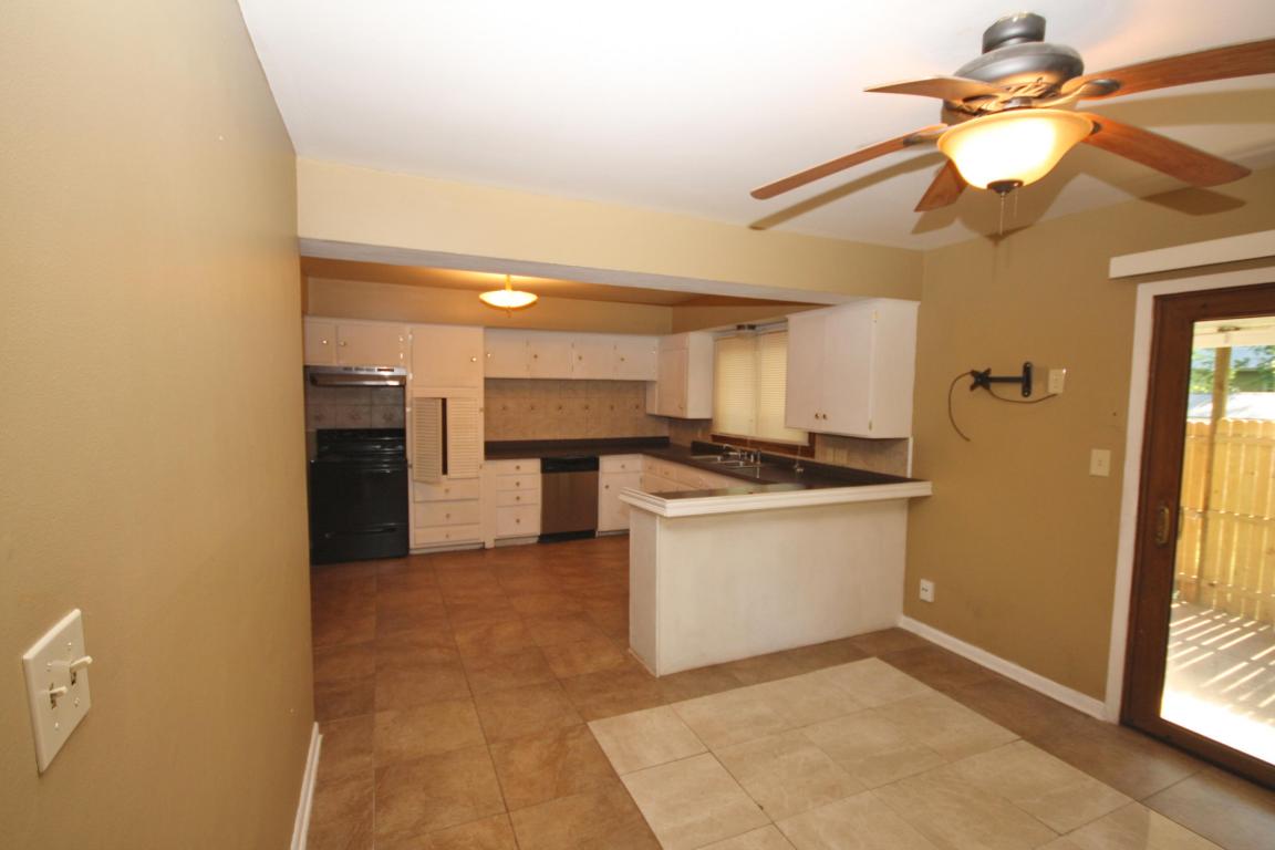 1902 South Weaver Avenue, Springfield, MO 65807