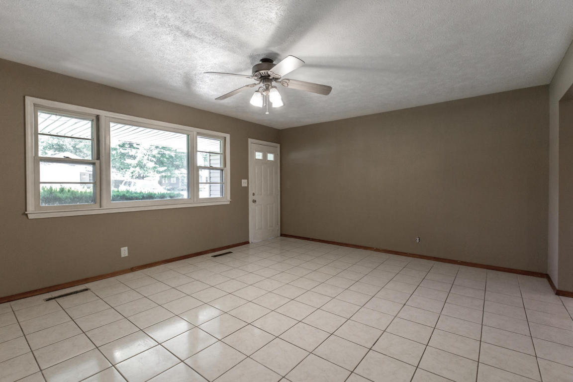 2046 South Jefferson Avenue, Springfield, MO 65807