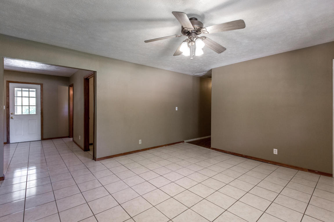 2046 South Jefferson Avenue, Springfield, MO 65807