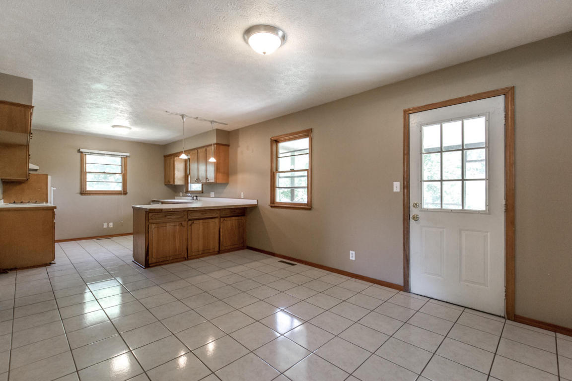 2046 South Jefferson Avenue, Springfield, MO 65807