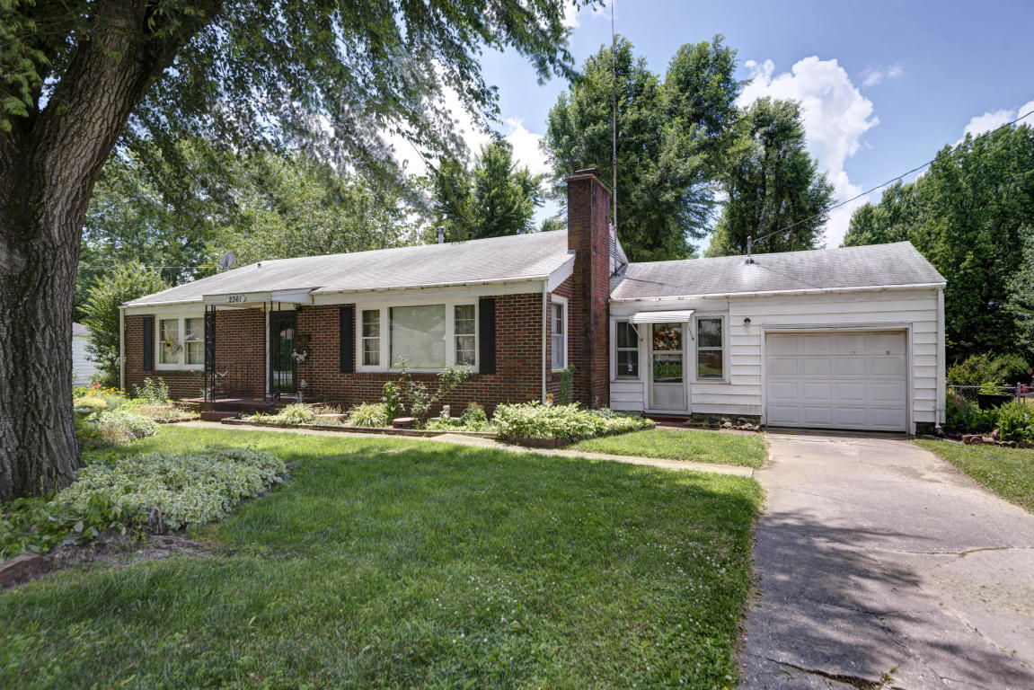 2361 South Roanoke Avenue, Springfield, MO 65807