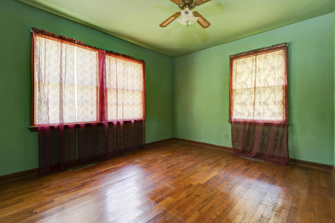 2361 South Roanoke Avenue, Springfield, MO 65807