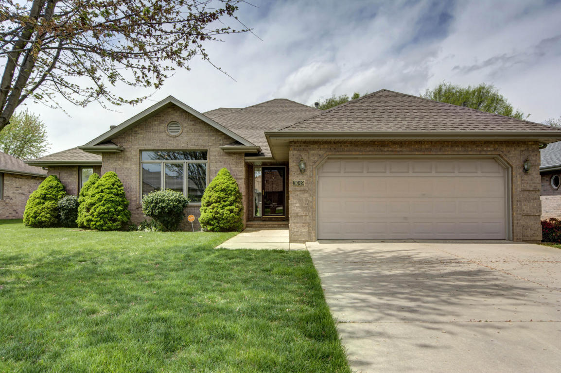 3649 South Suburban Avenue, Springfield, MO 65807