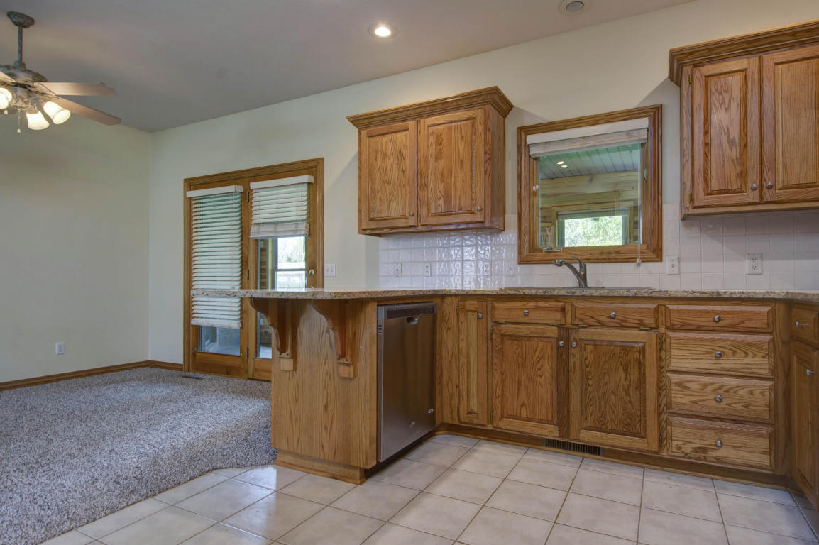 3649 South Suburban Avenue, Springfield, MO 65807