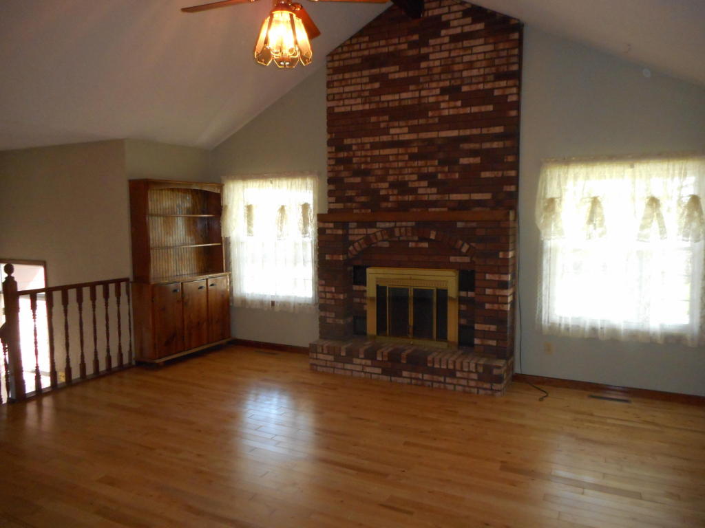 3859 South Cottage Avenue, Springfield, MO 65807