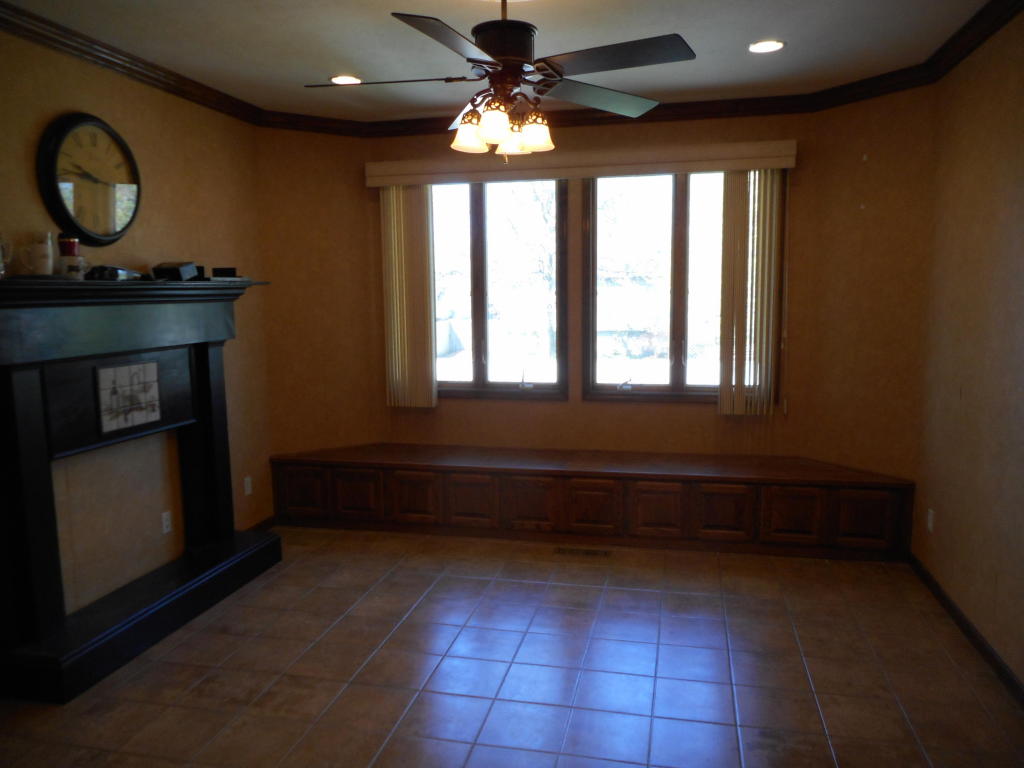 3859 South Cottage Avenue, Springfield, MO 65807
