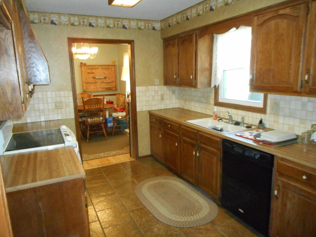3859 South Cottage Avenue, Springfield, MO 65807