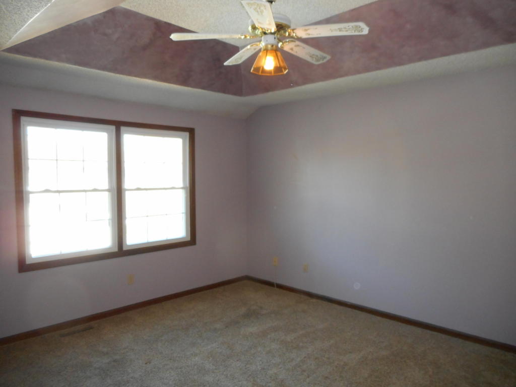 3859 South Cottage Avenue, Springfield, MO 65807