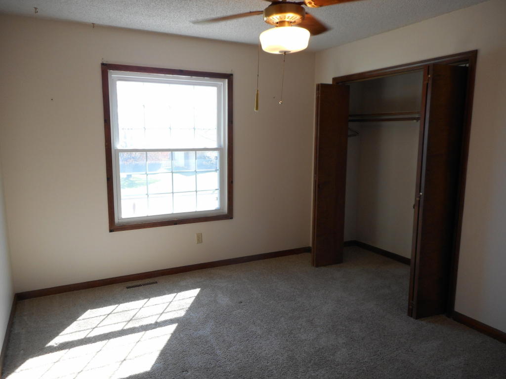 3859 South Cottage Avenue, Springfield, MO 65807