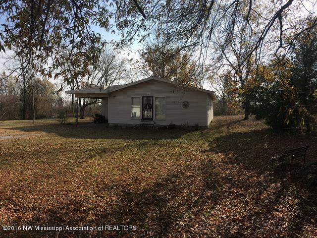 1116 REDDEN, Dundee, MS 38626