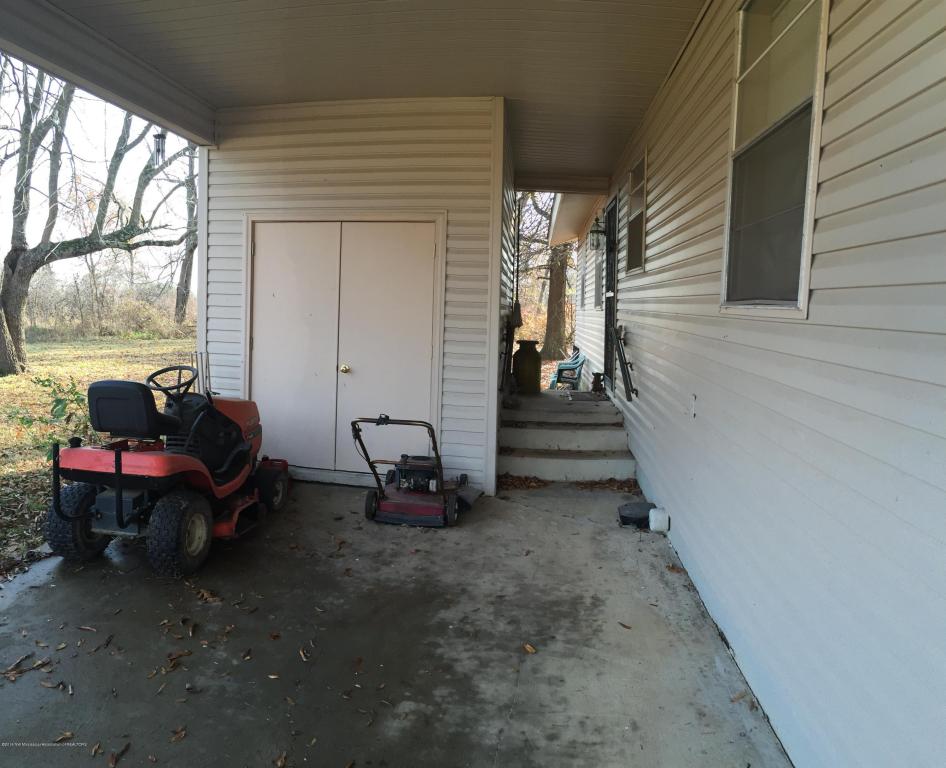 1116 REDDEN, Dundee, MS 38626