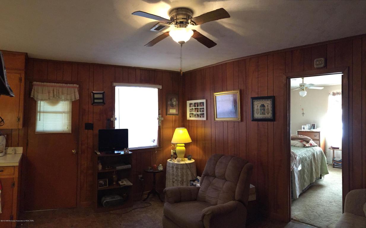 1116 REDDEN, Dundee, MS 38626
