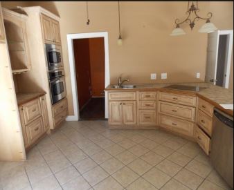 214 S Center StHolly Springs, MS, 38635Marshall County