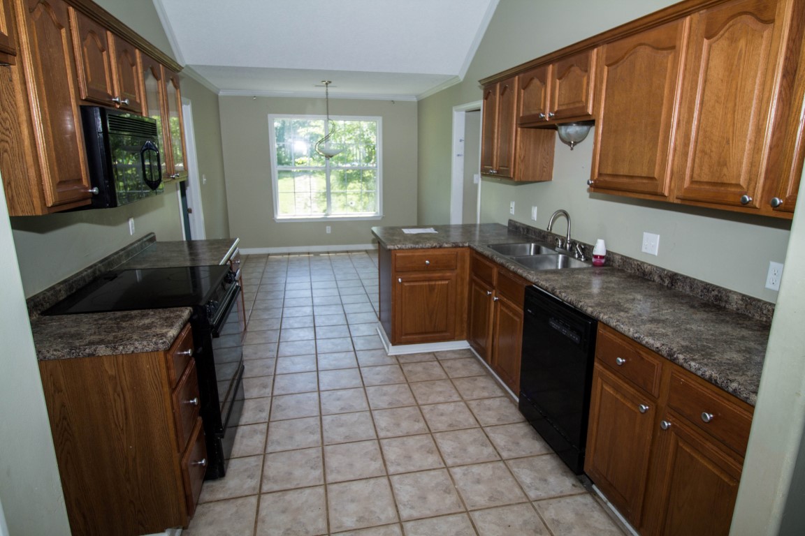 77 Southfork RoadSenatobia, MS, 38668Tate County