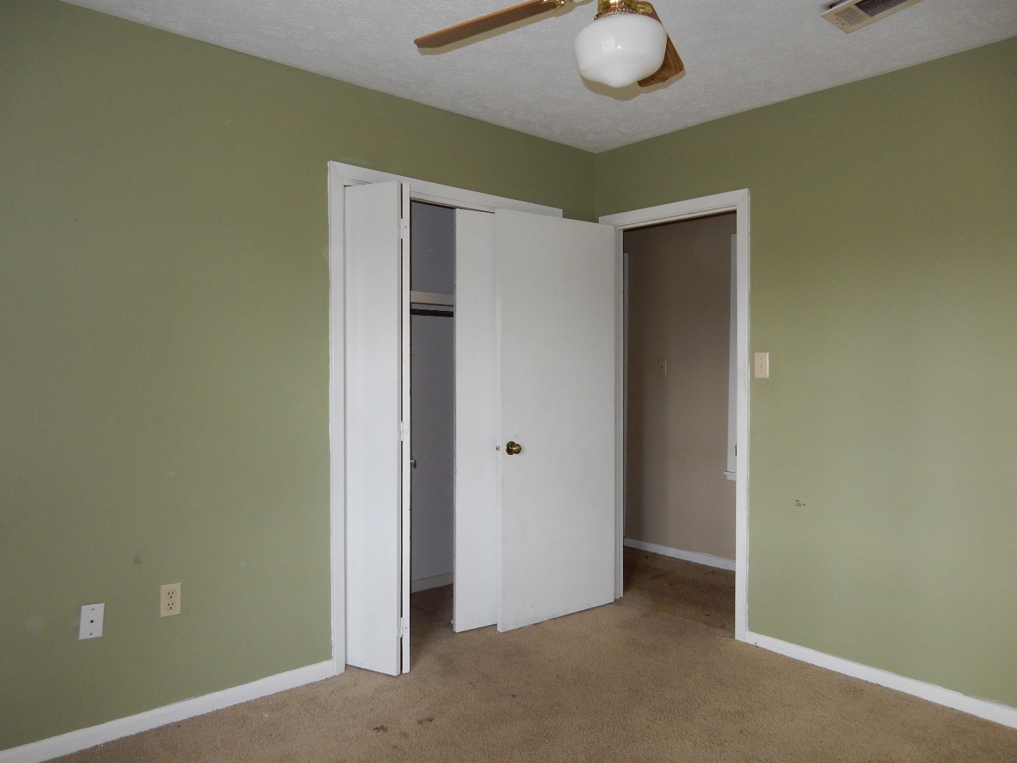 208 Simmons DrClinton, MS, 39056Hinds County