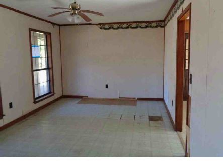211 Vicksburg StEdwards, MS, 39066Hinds County