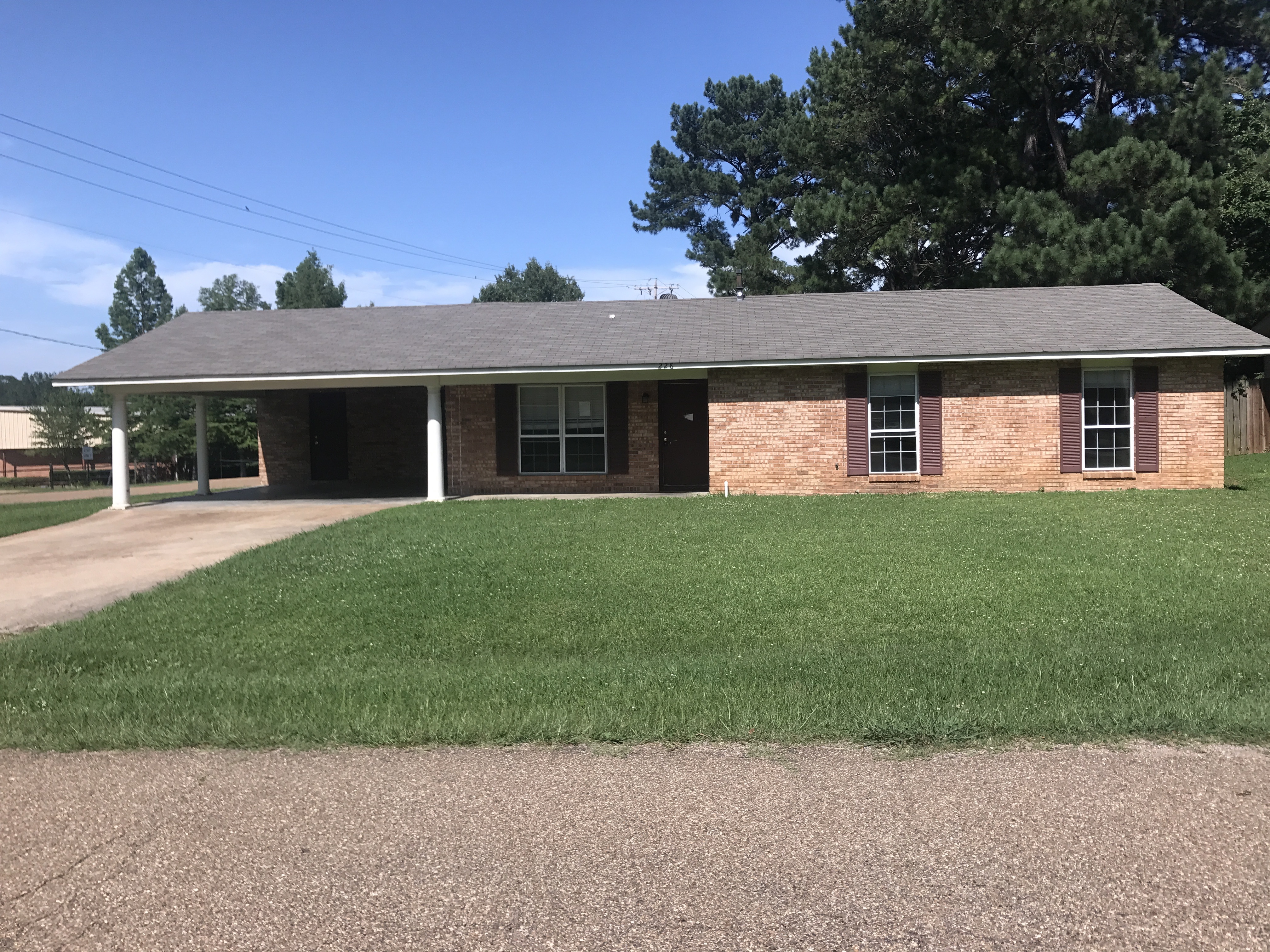 228 NW 4th StFlora, MS, 39071Madison County