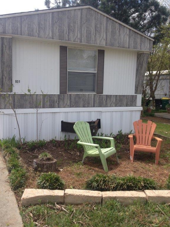 Harbor Pines Mobile Home Community 951 Shadow Lake DriveRidgeland, MS 39157
