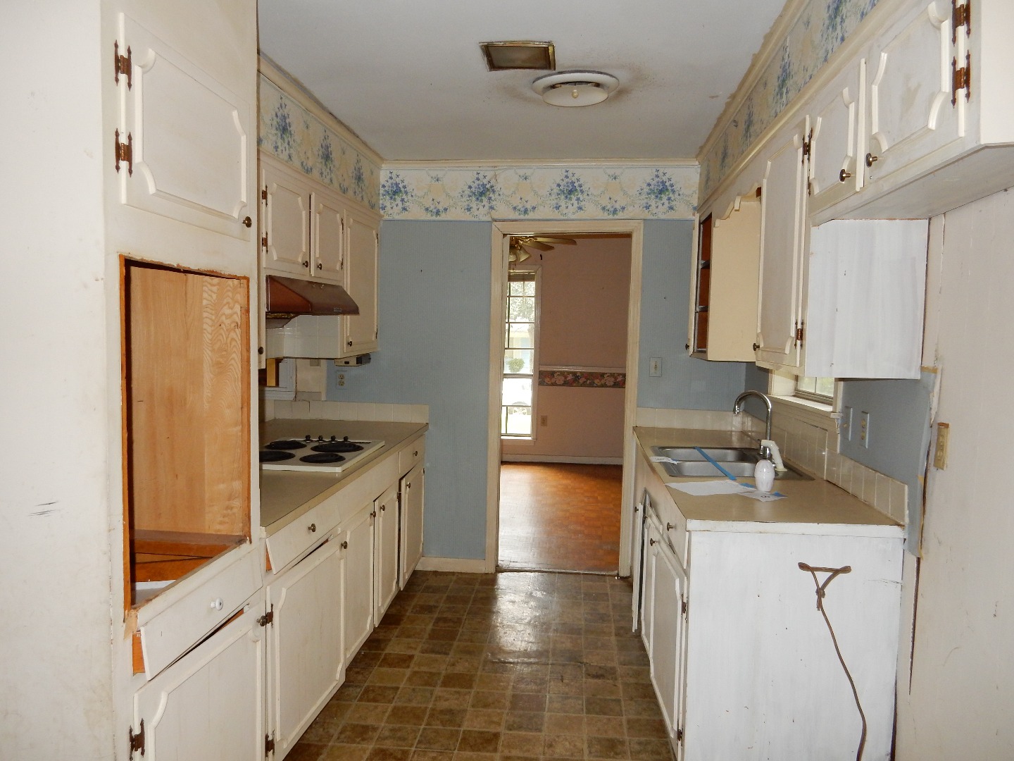 1542 Wood Glen DrJackson, MS, 39204Hinds County