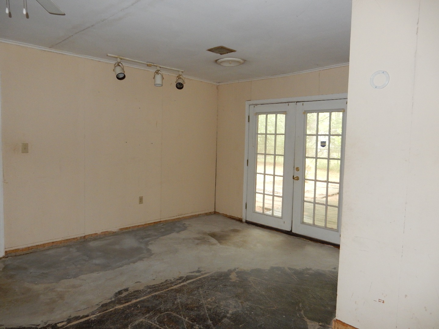 1542 Wood Glen DrJackson, MS, 39204Hinds County