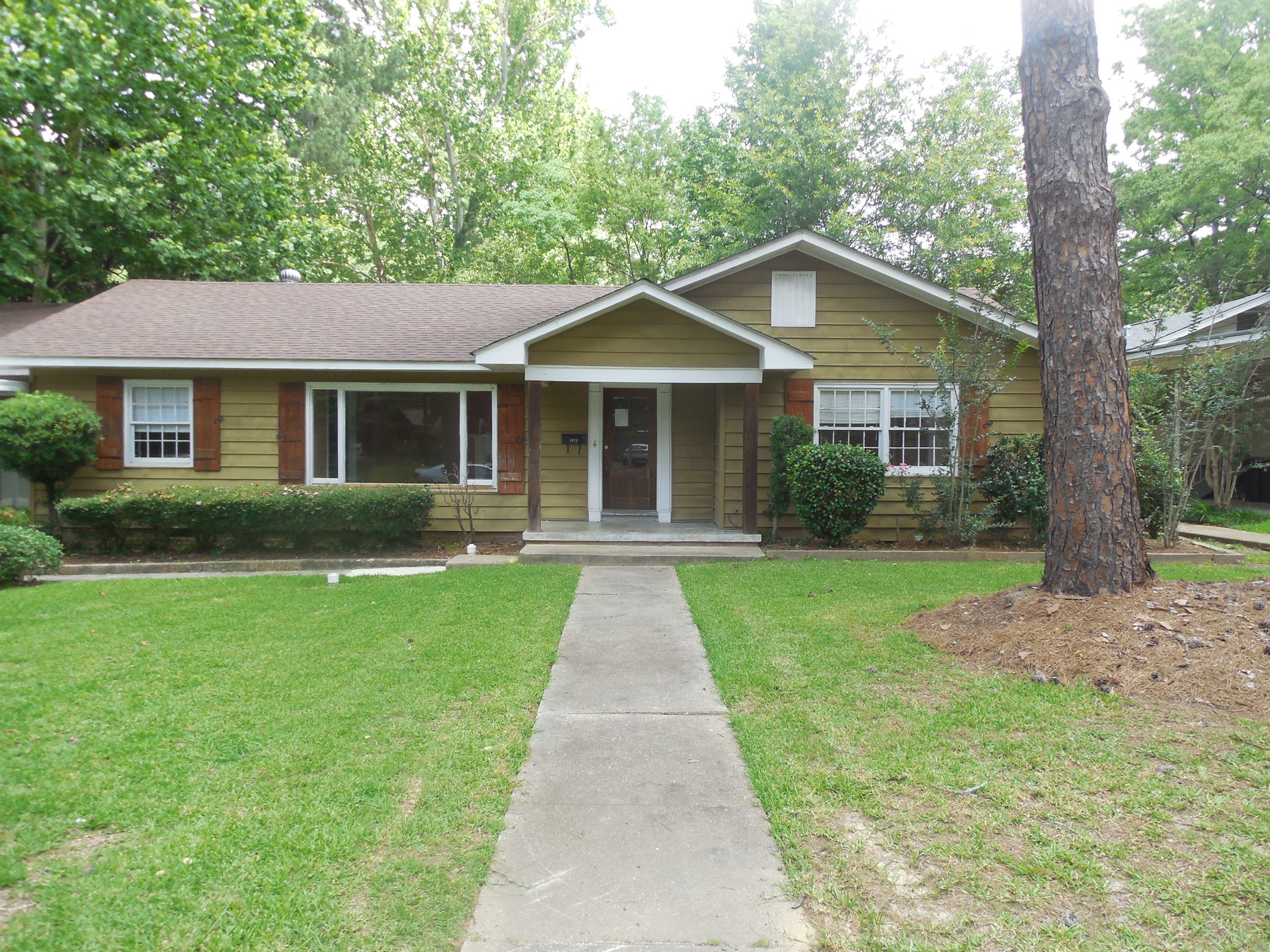 1022 Cedar Hill DrJackson, MS, 39206Hinds County