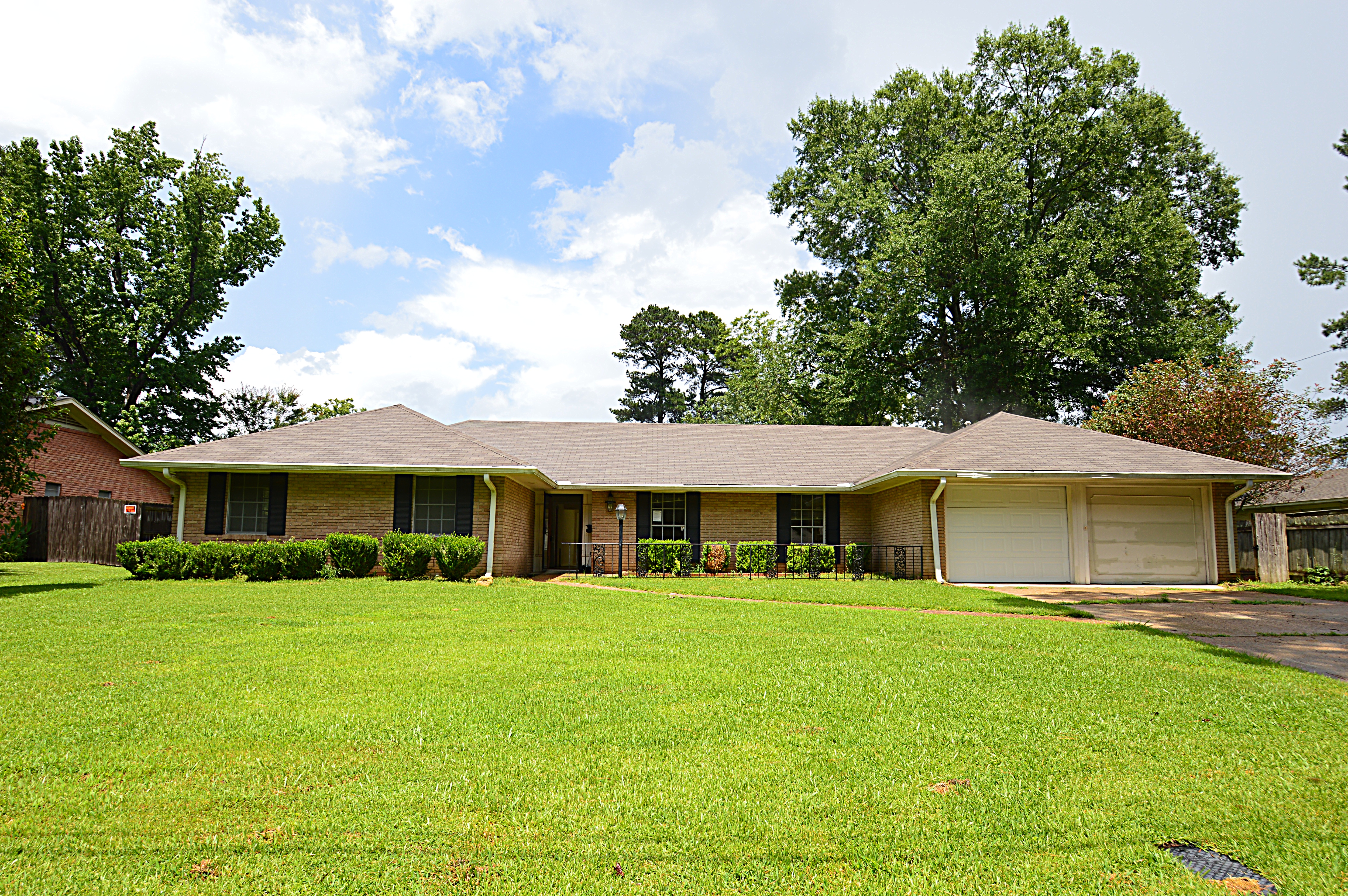5812 Kings PlJackson, MS, 39211Hinds County