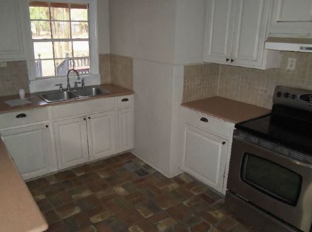608 Colonial CircleJackson, MS, 39211Hinds County