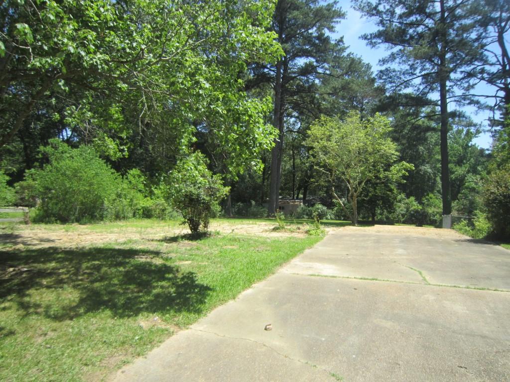 707 Daniel CircleJackson, MS, 39212Hinds County