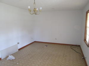 121 Graves Keys Rd., Bassfield, MS 39421