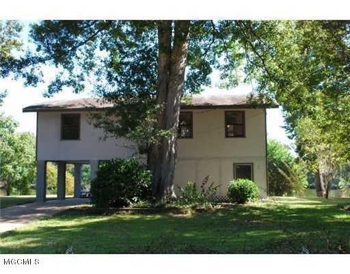 132 Mayhall Dr, Lucedale, MS 39452