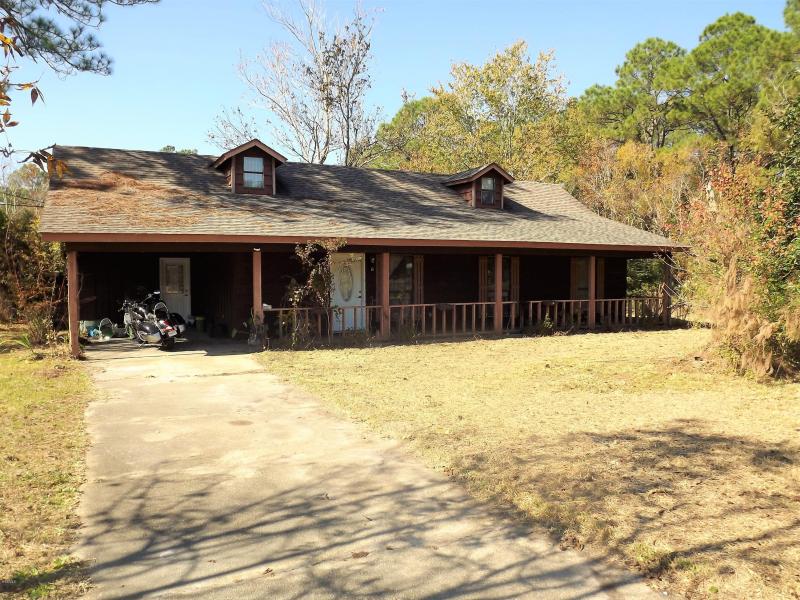 10411 Kevin Dr, Moss Point, MS 39562