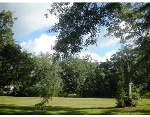 333Menge Ave, Pass Christian, MS 39571