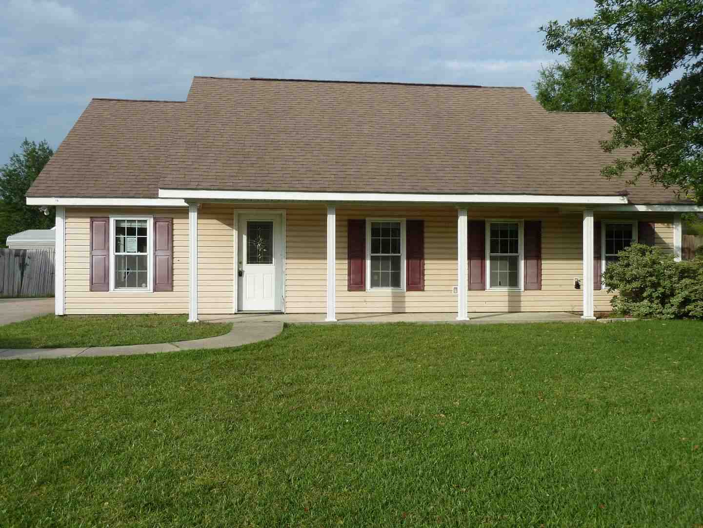 610 Waveland AvenueWaveland, MS, 39576Hancock County
