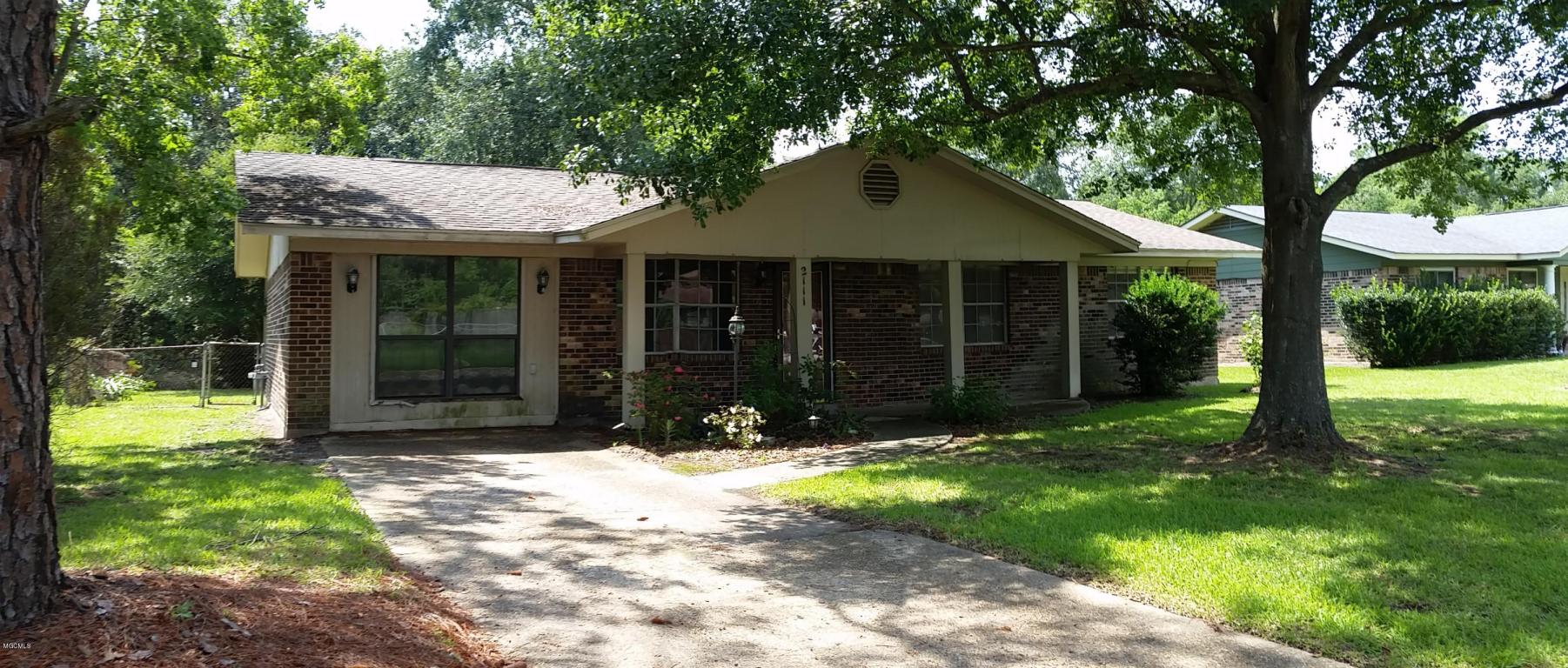 2111 Jonathan St, Pascagoula, MS 39581