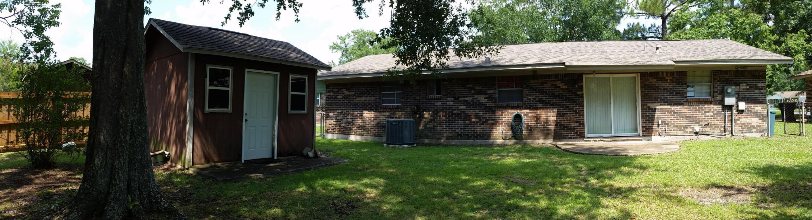2111 Jonathan St, Pascagoula, MS 39581