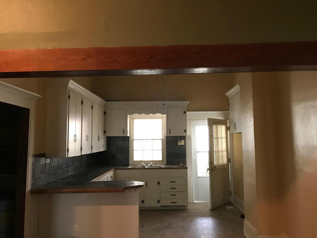 305 Commerce, West Point, MS 39773