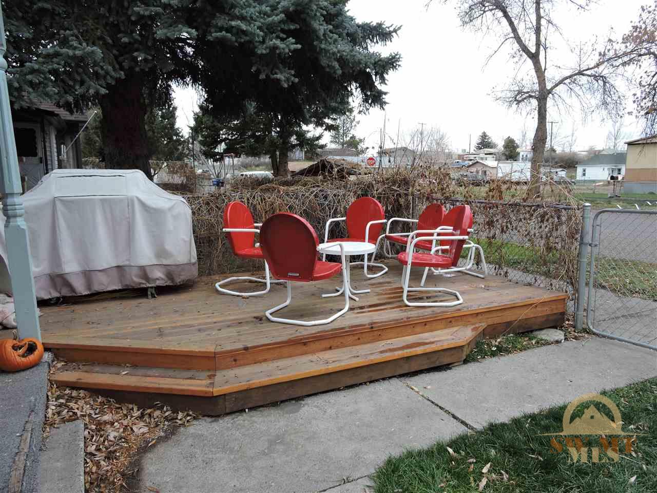 210 S I, Livingston, MT 59047
