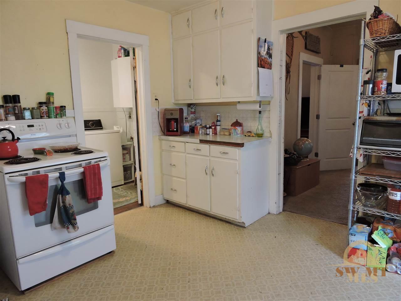 210 S I, Livingston, MT 59047