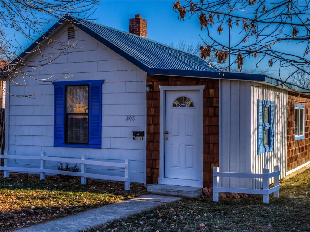 208 3rd Street East, Roundup, MT 59072