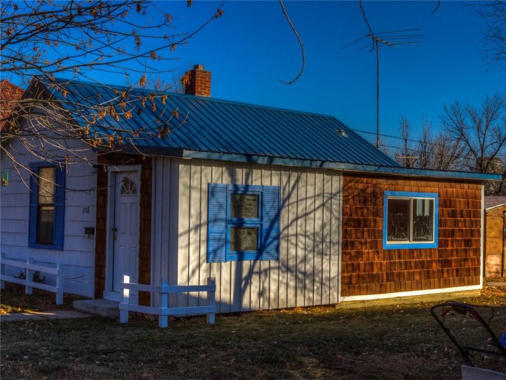 208 3rd Street East, Roundup, MT 59072