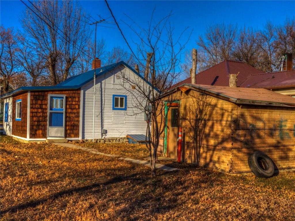 208 3rd Street East, Roundup, MT 59072