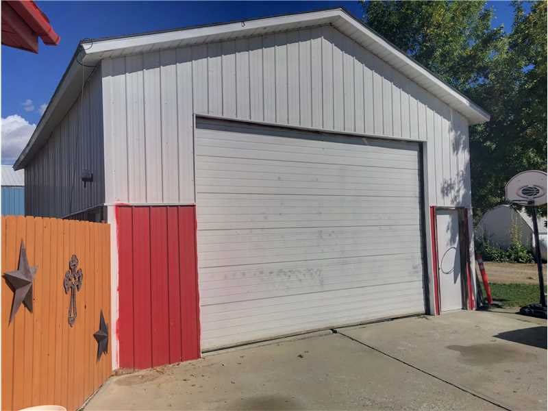 902 2ND STREET E, Roundup, MT 59072