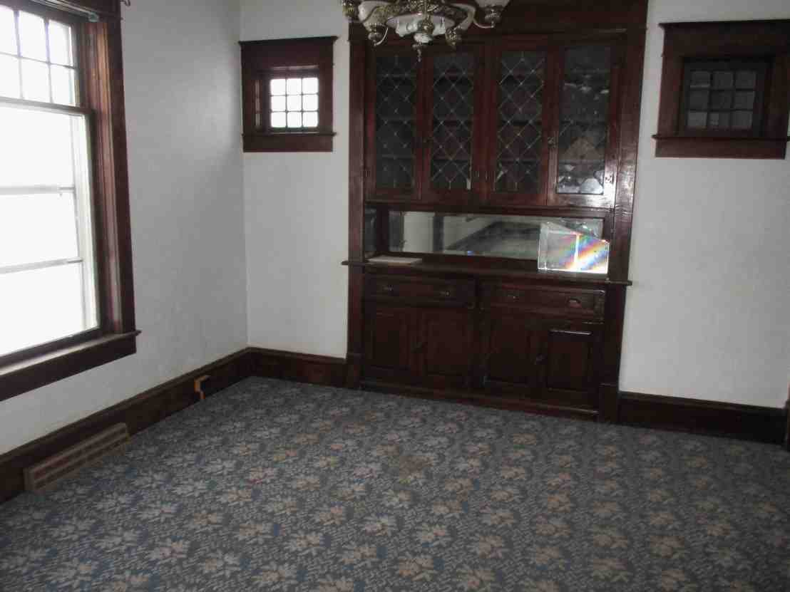807 S Custer AveMiles City, MT, 59301Custer County