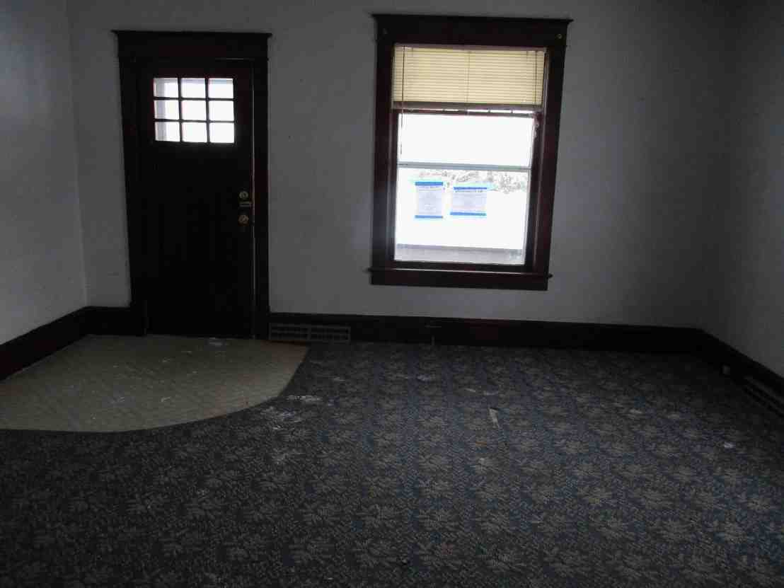 807 S Custer AveMiles City, MT, 59301Custer County