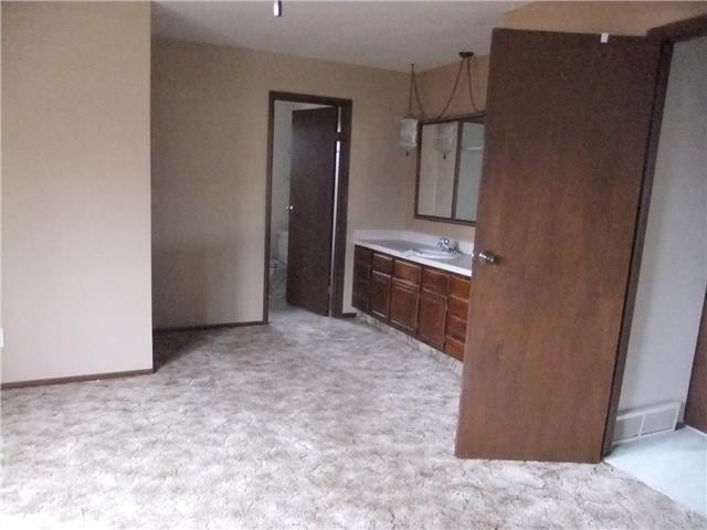 714 Windham SqGlendive, MT, 59330Dawson County